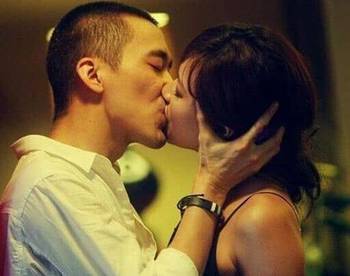 柔性電路板的女孩給了男孩“橙子味的吻”，結(jié)果神反轉(zhuǎn)…