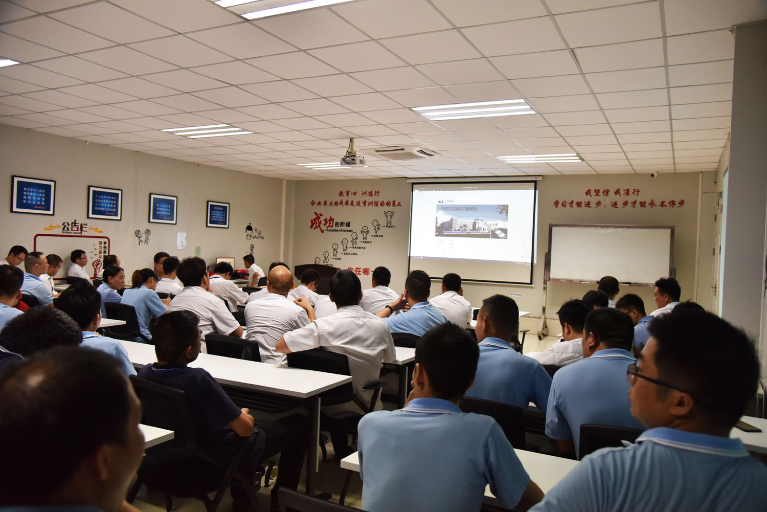 贛州深聯(lián)G3軟板廠精益生產(chǎn)首戰(zhàn)告捷，加餐又來了！