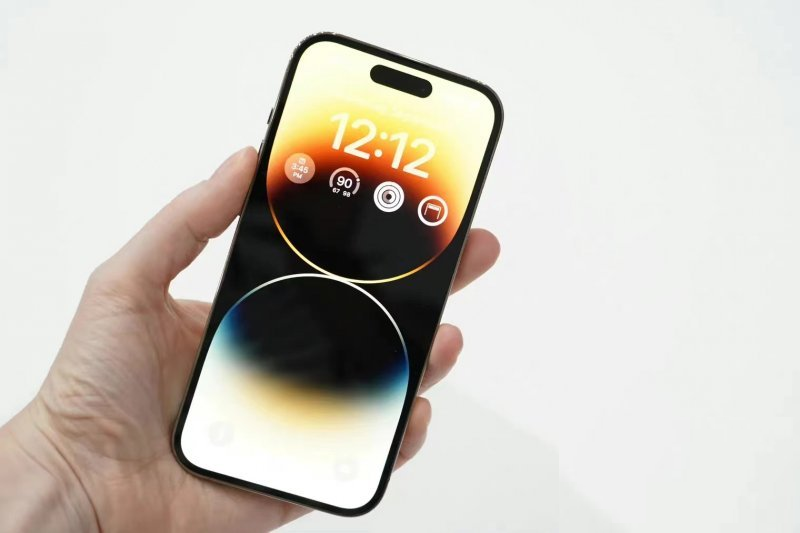 軟板之蘋果10月中國月市場份額達歷史最高：賣4部手機就有1部iPhone