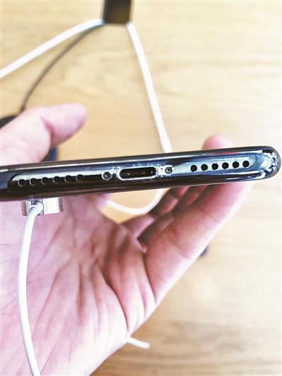 iPhone X掉漆嚴(yán)重到?jīng)]法直視，但更令人心寒的是蘋果的回應(yīng)！