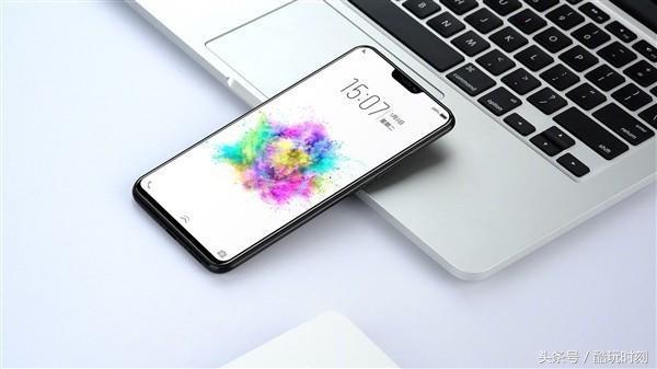 蘋果X雖然貴，但又一次引領(lǐng)了手機(jī)外觀